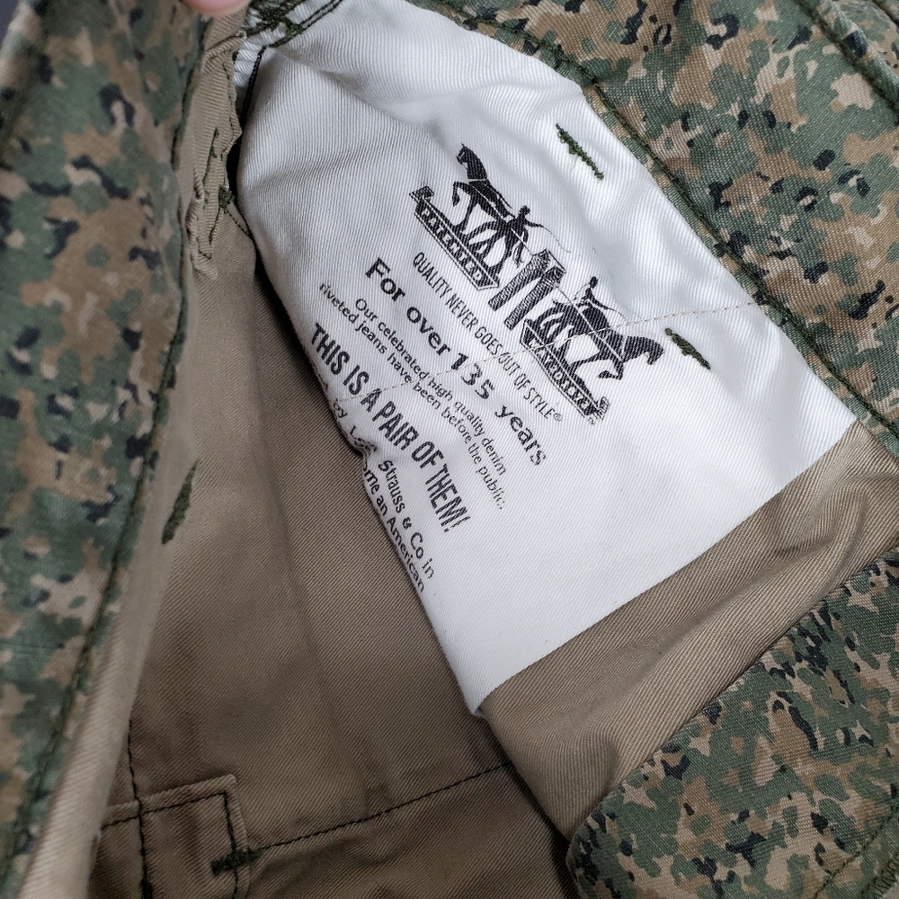 LEVIS Cargo Shorts sz 34 - Picture 6 of 9